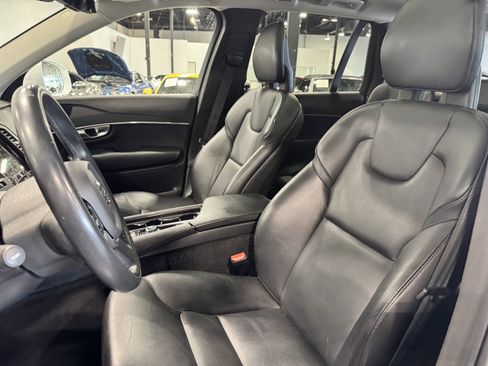 Used 2020 Volvo XC90 T5 Momentum w/ Protection Package AWD/4WD image 9