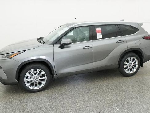 New 2026 Toyota Highlander Limited image 43
