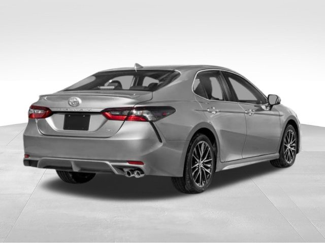 Used 2022 Toyota Camry SE FWD image 2