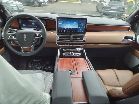 Certified 2024 Lincoln Navigator Reserve image 18