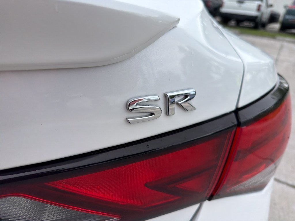 Used 2023 Nissan Sentra SR w/ Trunk Package FWD image 11