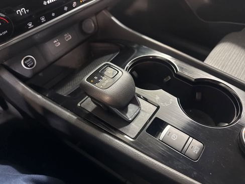 Used 2023 Nissan Rogue SV image 30