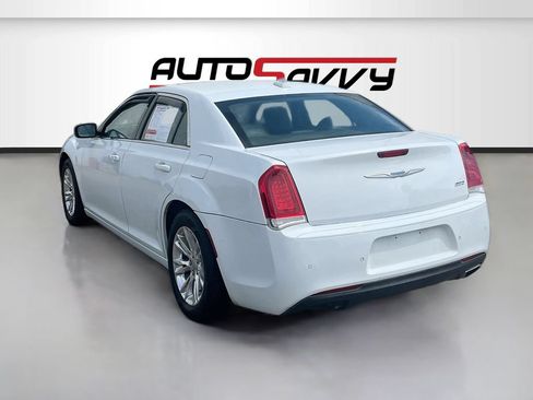 Used 2021 Chrysler 300 Touring L RWD image 5