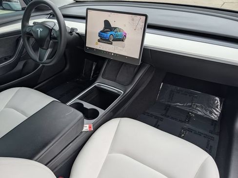 Used 2022 Tesla Model 3 Long Range AWD/4WD image 29