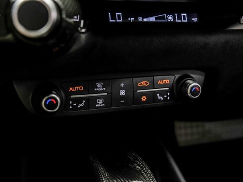 Used 2023 Ferrari 812 GTS RWD image 33
