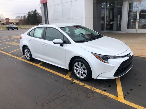 New 2026 Toyota Corolla LE image 3