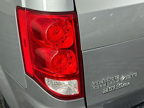 Used 2017 Dodge Grand Caravan SE w/ Power Window Group FWD image 34
