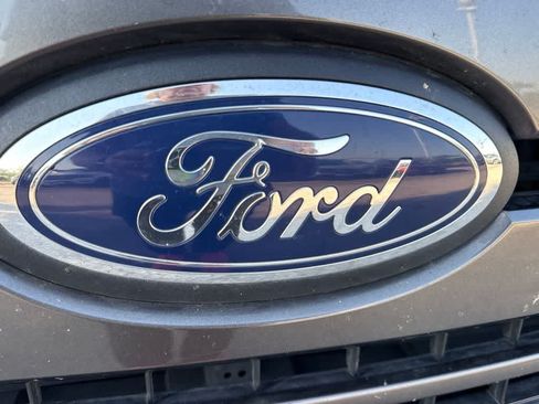 Used 2018 Ford F150 XLT w/ Equipment Group 302A Luxury AWD/4WD image 9