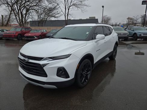 Used 2019 Chevrolet Blazer LT image 2