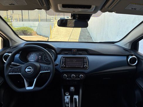 Used 2025 Nissan Versa SV image 31
