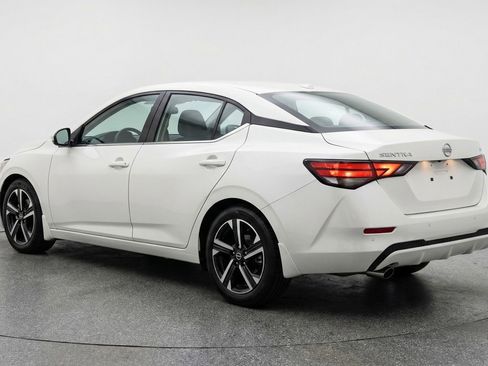Used 2025 Nissan Sentra SV image 6