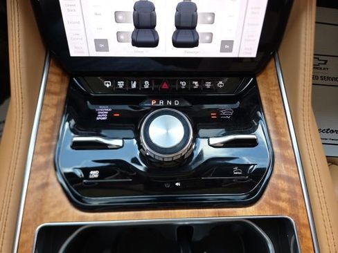 Used 2022 Jeep Grand Wagoneer Series III image 14