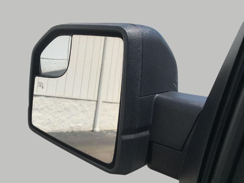 Used 2018 Ford F150 XLT w/ Equipment Group 302A Luxury AWD/4WD image 13