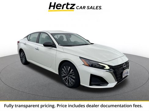 Used 2025 Nissan Altima 2.5 SV FWD image 1