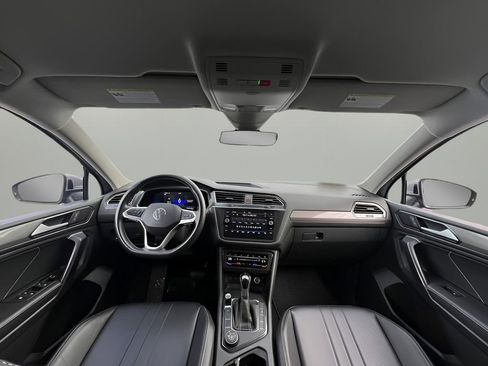 Used 2022 Volkswagen Tiguan SE image 24