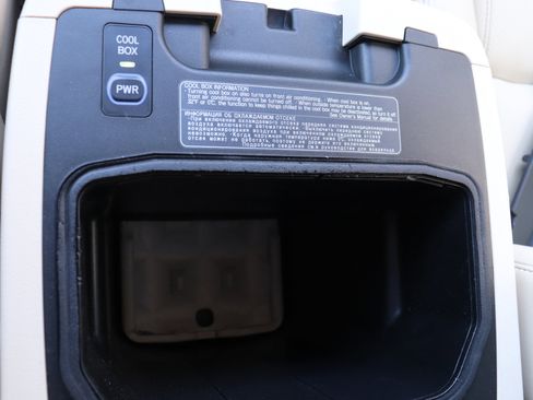 Used 2013 Lexus LX 570 4WD image 81