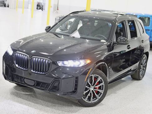 Used 2024 BMW X5 xDrive40i w/ M Sport Package image 5
