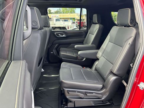Used 2024 Chevrolet Suburban Premier AWD/4WD image 12