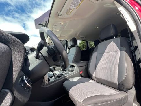 Used 2017 Ford Escape SE w/ Equipment Group 201A AWD/4WD image 16