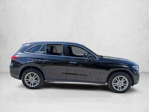 Used 2023 Mercedes-Benz GLC 300 4MATIC image 2