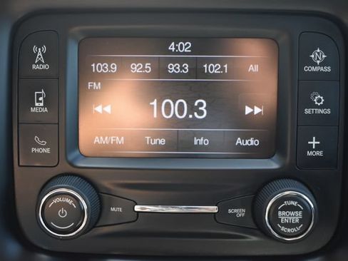 Used 2018 Jeep Compass Latitude w/ Cold Weather Group AWD/4WD image 24