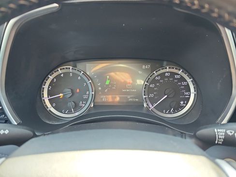 Used 2023 Toyota Highlander XLE AWD/4WD image 16