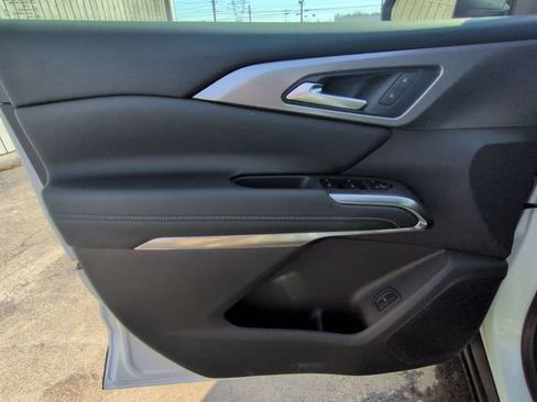 New 2026 Chevrolet Traverse LT w/ LPO, Floor Liner Package FWD image 23