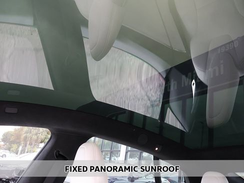 Used 2022 Tesla Model S image 4