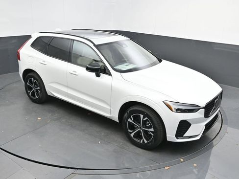 New 2026 Volvo XC60 B5 Core w/ Climate Package image 29