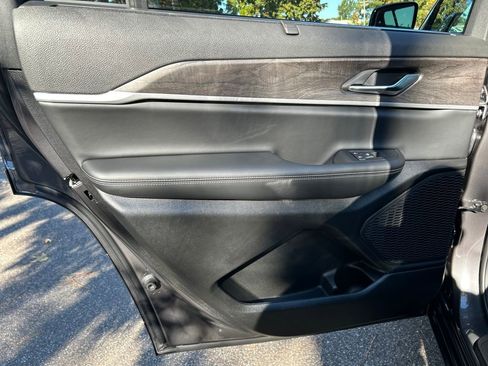 New 2025 Jeep Grand Cherokee L Limited w/ Luxury Tech Group II image 28