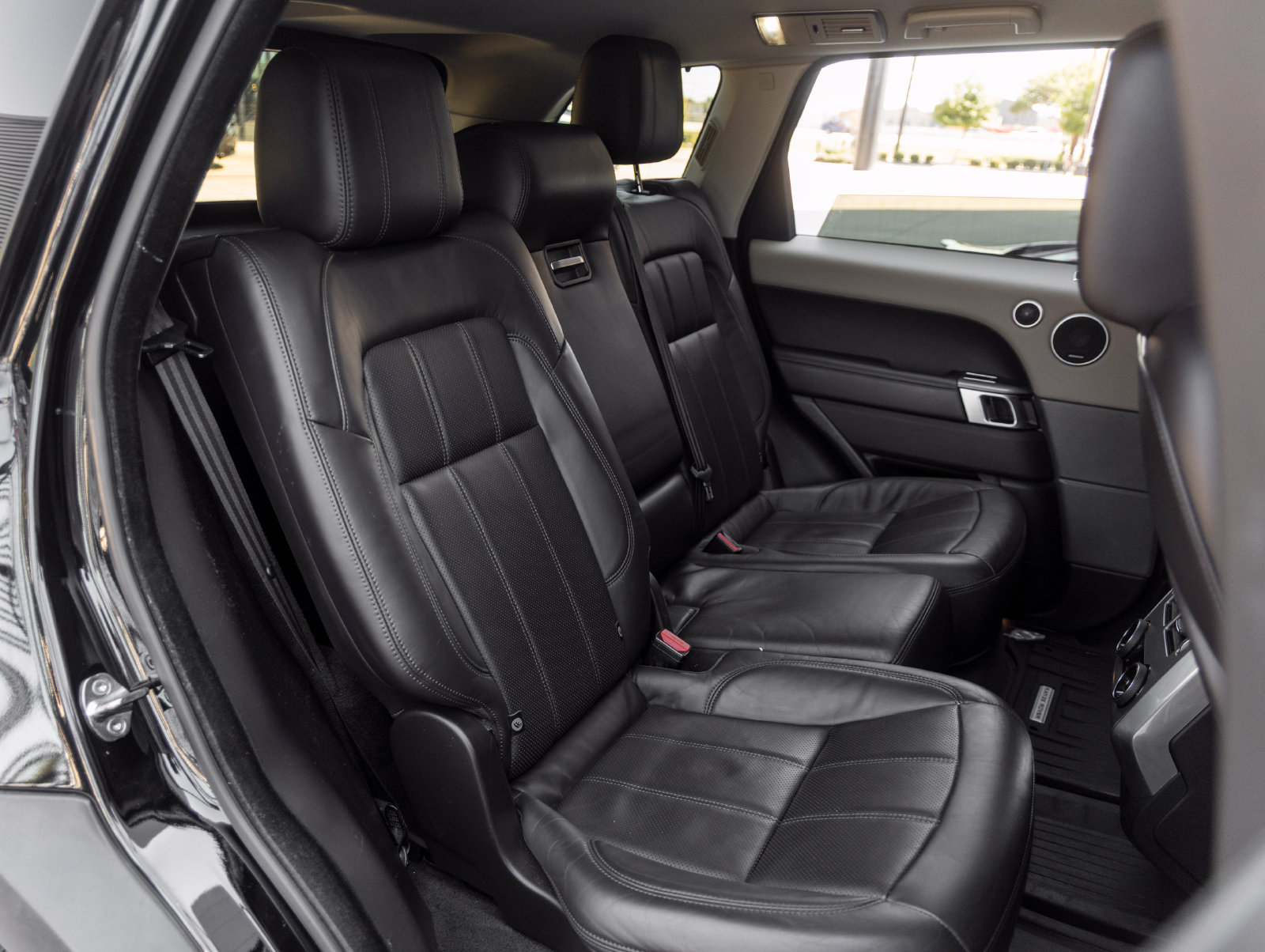 Used 2020 Land Rover Range Rover Sport HSE AWD/4WD image 39