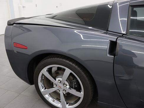 Used 2010 Chevrolet Corvette Coupe w/ 1LT RWD image 22