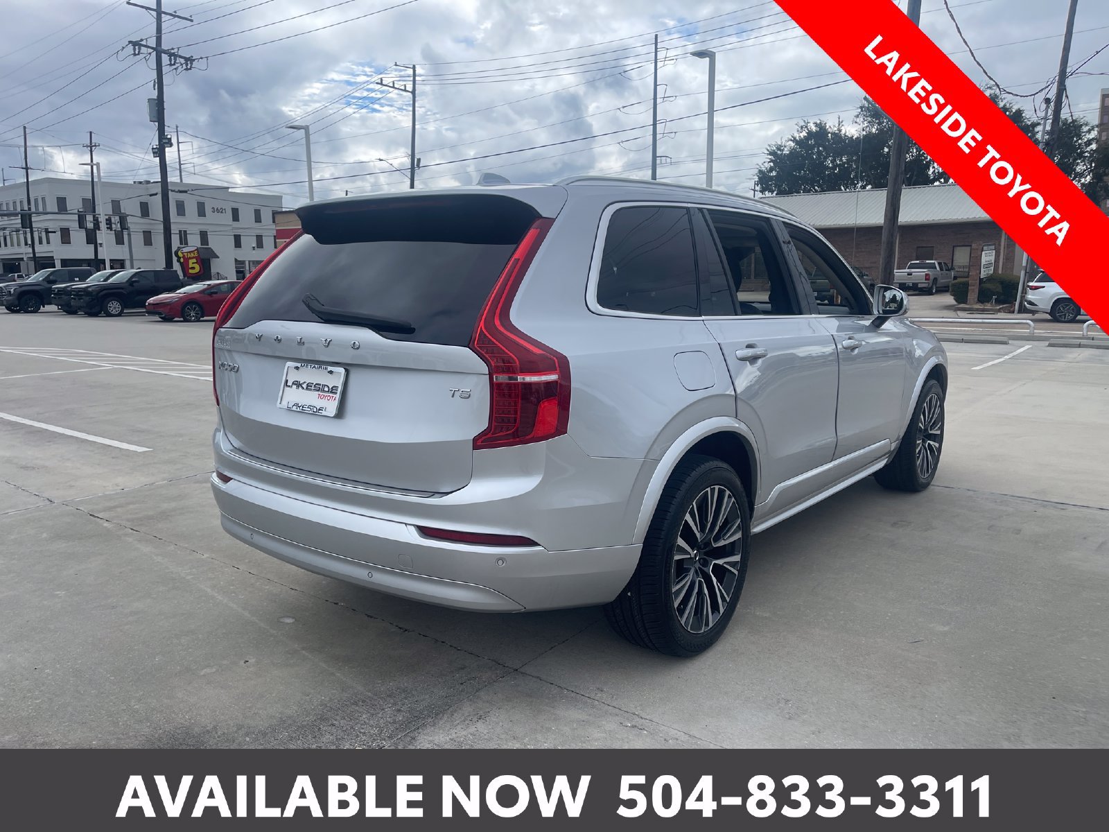 Used 2022 Volvo XC90 T5 Momentum w/ Protection Package Premier FWD image 5
