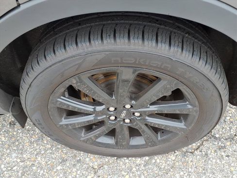 Used 2023 Lincoln Nautilus Reserve w/ Monochromatic Package image 9