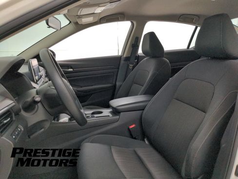 Used 2025 Nissan Altima 2.5 SV FWD image 14