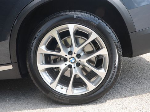 Used 2022 BMW X5 xDrive40i w/ Premium Package AWD/4WD image 24