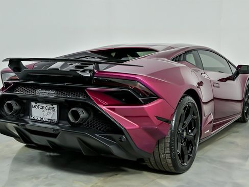 Used 2023 Lamborghini Huracan Tecnica image 12