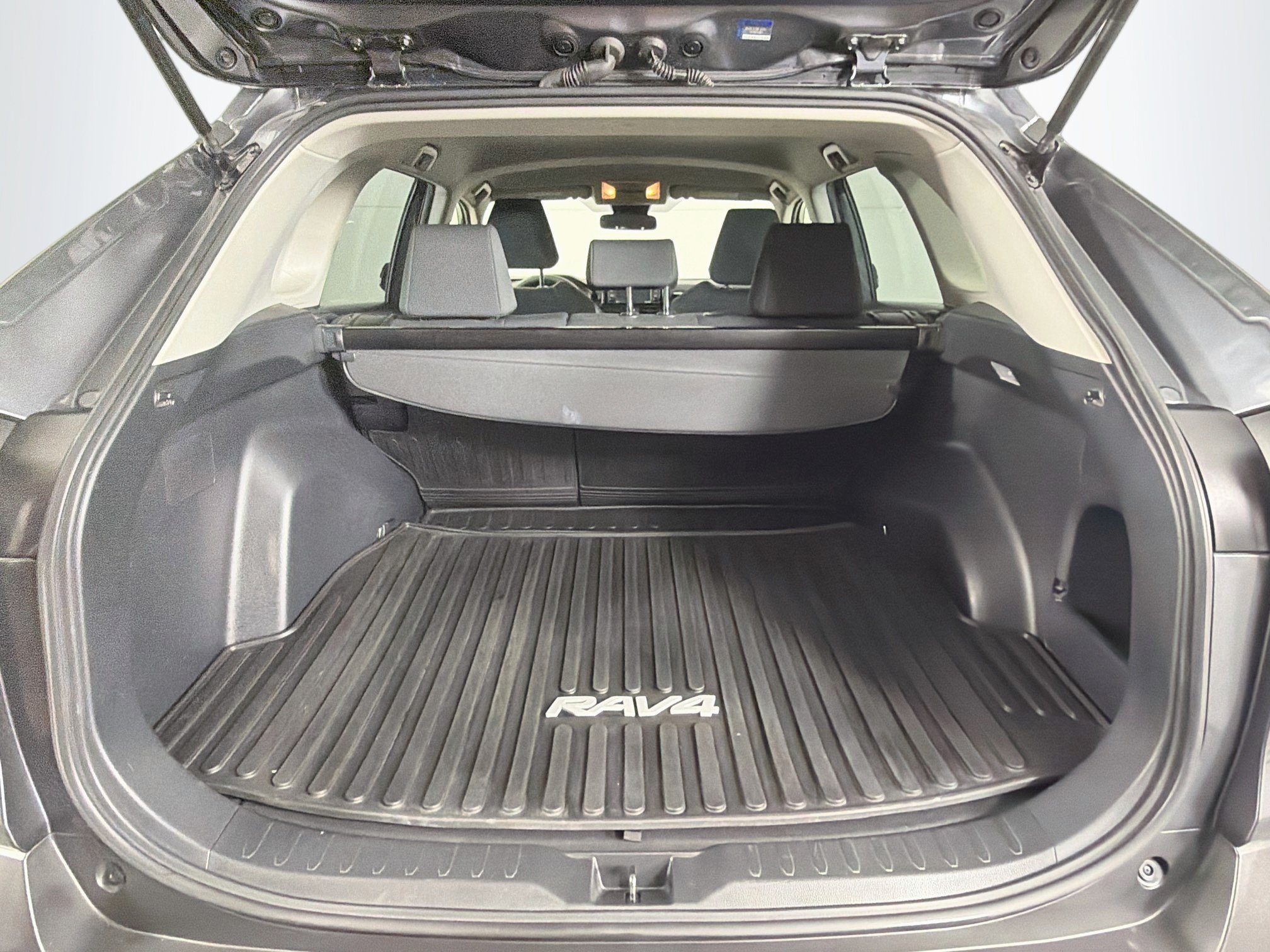 Used 2020 Toyota RAV4 LE w/ All Weather Liner Package AWD/4WD image 27