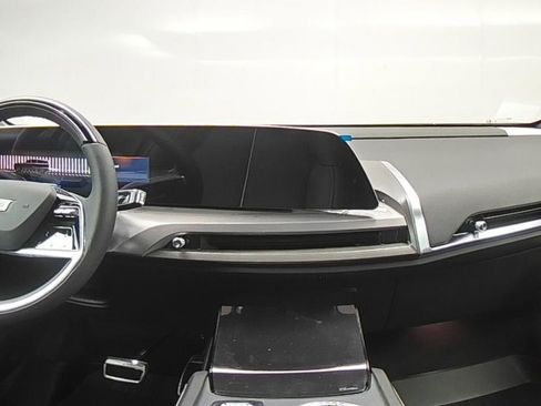 New 2026 Cadillac Vistiq Luxury w/ LPO, Floor Liner Package image 10