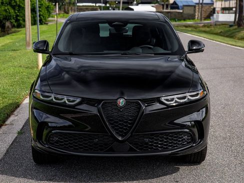 New 2025 Alfa Romeo Tonale w/ Premium Package image 16