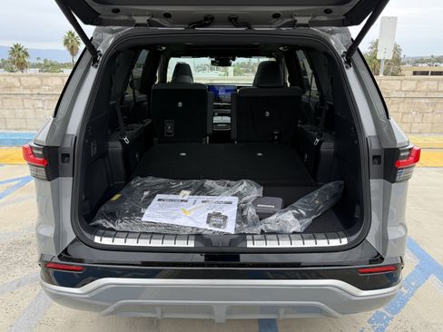 New 2026 Lexus TX 500h AWD image 10