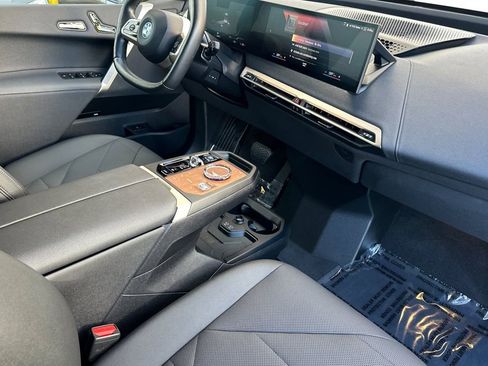Used 2023 BMW iX xDrive50 w/ Premium Package AWD/4WD image 17
