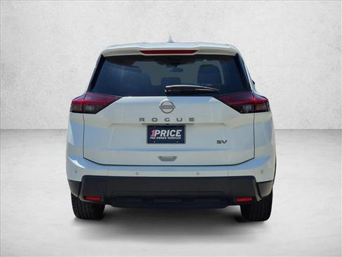 Used 2024 Nissan Rogue SV FWD image 6