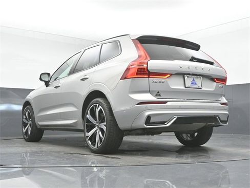 Used 2023 Volvo XC60 B5 Ultimate w/ Climate Package image 43