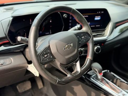 Used 2024 Chevrolet Trax RS w/ Driver Confidence Package FWD image 8