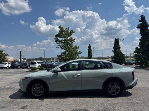 Used 2025 Kia K4 FWD image 14