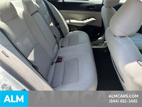 Used 2025 Nissan Altima 2.5 SV FWD image 17