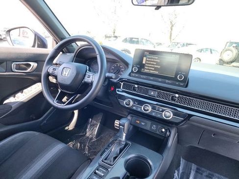 Used 2023 Honda Civic Sport image 13