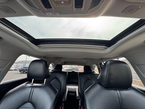 Used 2023 Toyota Highlander XLE image 25