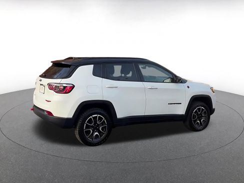 Used 2025 Jeep Compass Trailhawk image 15